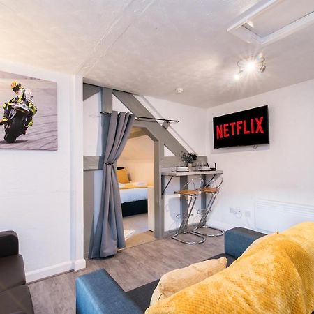 Dd Apartment 8 - Free Parking - Fast Wifi Касъл Донингтън Екстериор снимка